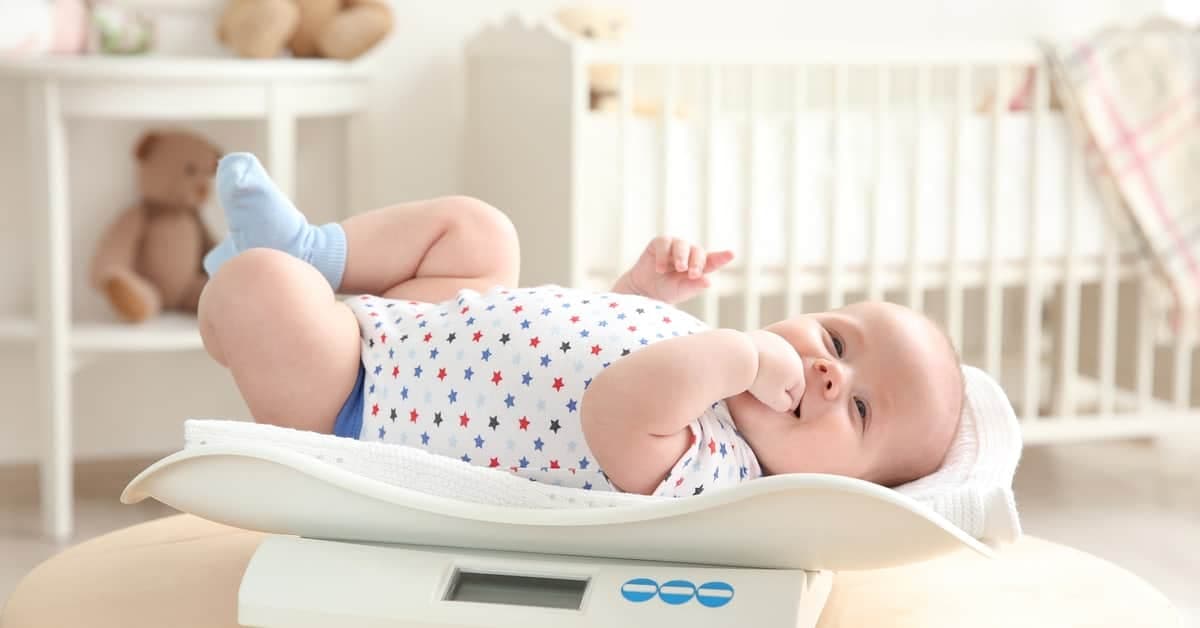 Erkek ve Kız Bebeklerde Ay Ay Boy ve Kilo Değerleri (Tablolu Rehber) kapak resmi