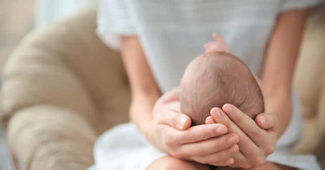 Bebeklerde Konak: Nedenleri, Belirtileri ve Etkili Temizleme Yöntemleri image
