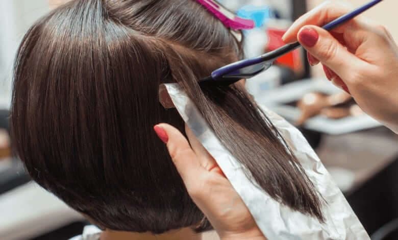 Hamilelikte Saç Boyamak Zararlı mı? Bilimsel Gerçekler ve Öneriler kapak resmi