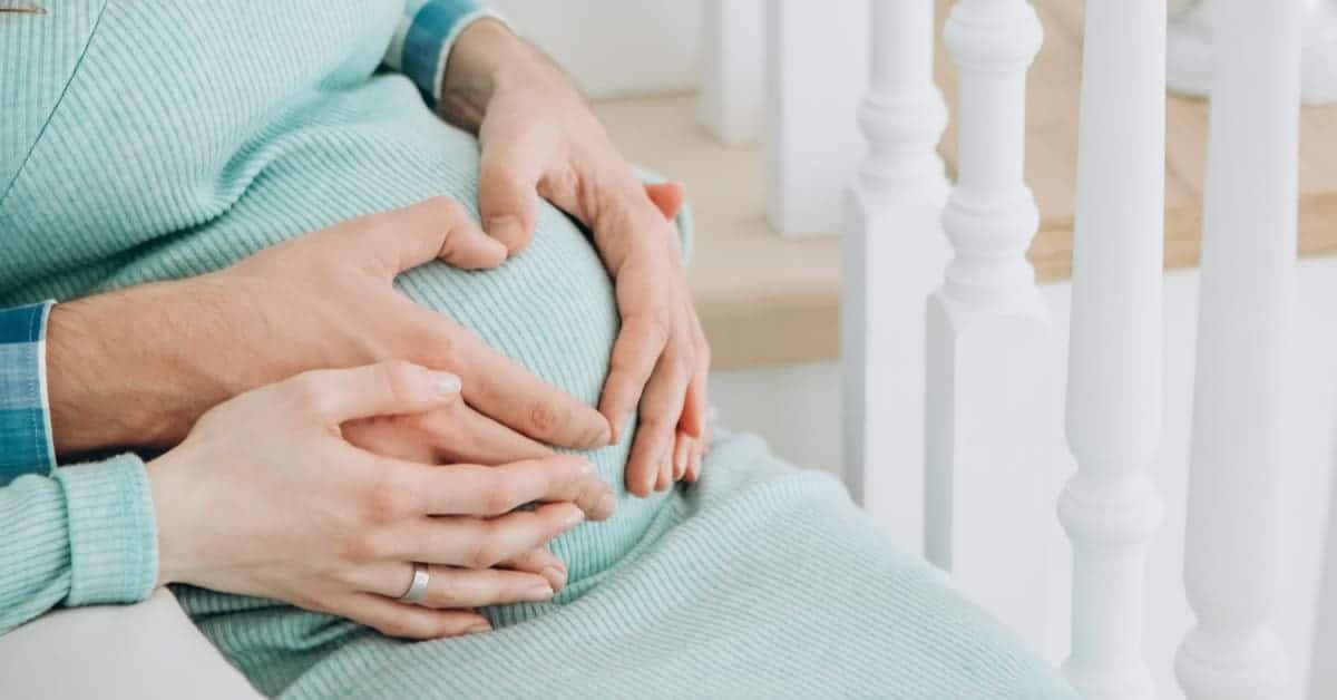 Anne Karnında Bebek Hareketleri kapak resmi