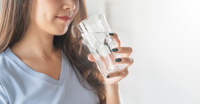 Hamilelikte Soda ve Maden Suyu Tüketimi: Faydaları ve Dikkat Edilmesi Gerekenler image