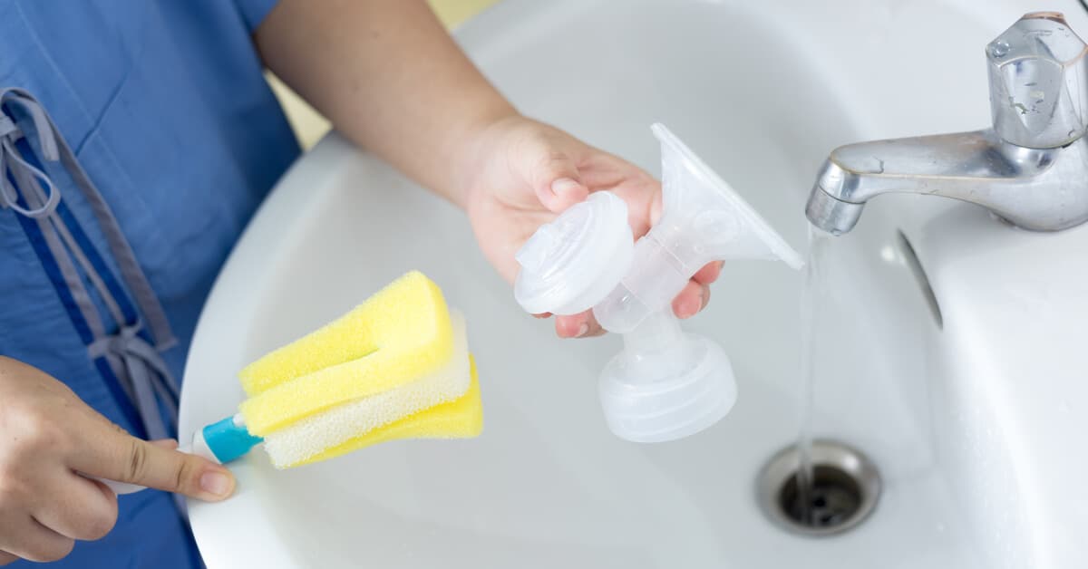 Süt Pompası Temizliği: Göğüs Pompası Nasıl Temizlenir? kapak resmi