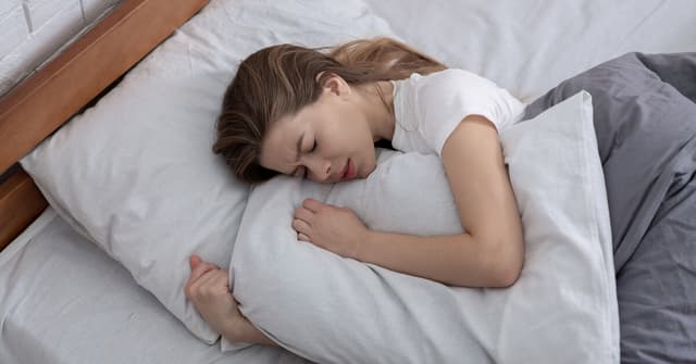 Doğum Sonrası Anneler için Uyku Tüyoları image