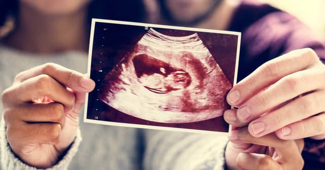 Hamilelik Haberi Vermek için 16 Yaratıcı Fikir image
