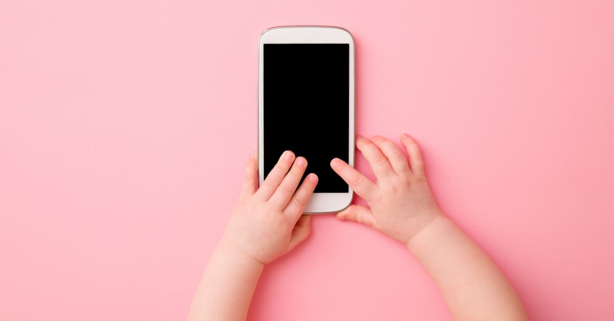 Çocuklarda Ekrana Maruz Kalmanın Etkileri kapak resmi