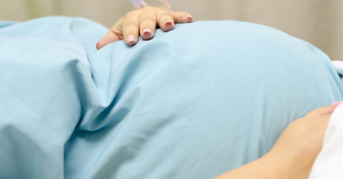 SEZARYEN ÖNCESİ YAPILMASI GEREKENLER kapak resmi