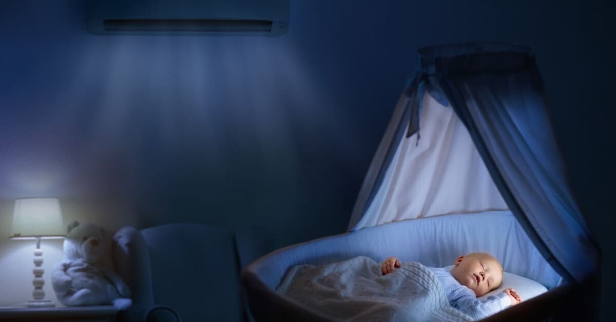 27 Derecede Bebek Uyurken Nasıl Giydirilmeli? kapak resmi