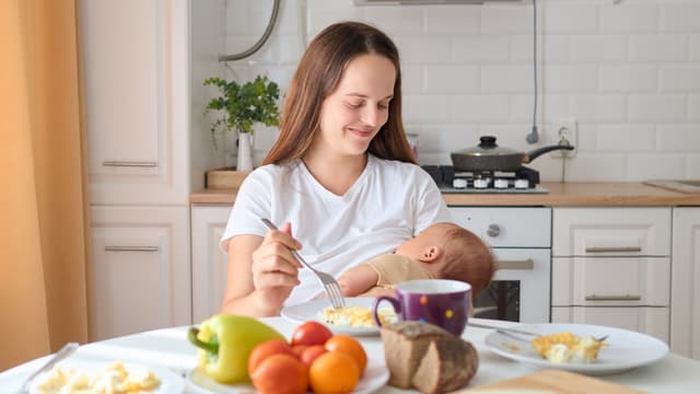 Anne Sütünün Üretimini Destekleyecek Atıştırmalıklar image