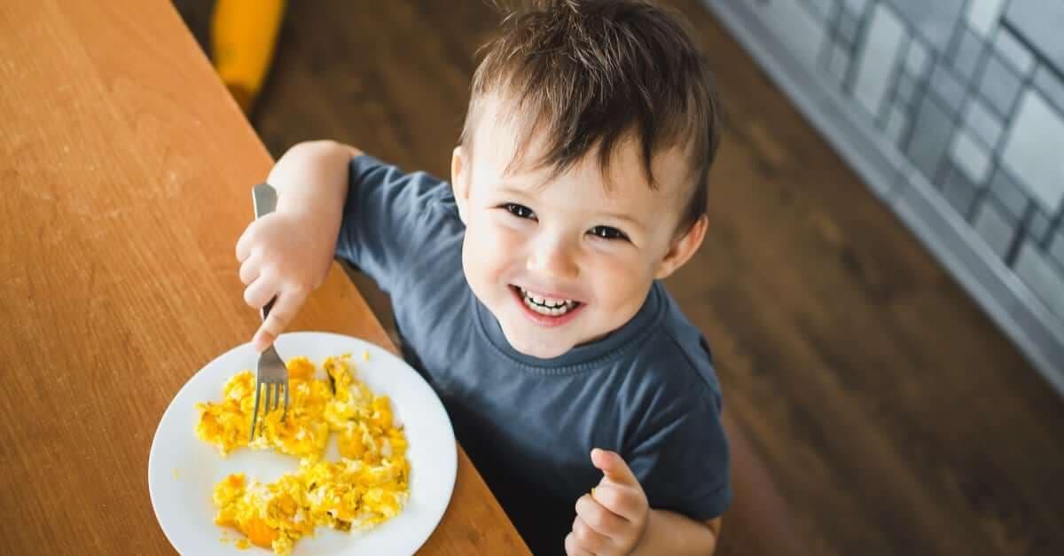 12-15 Aylık Bebek Beslenmesi kapak resmi