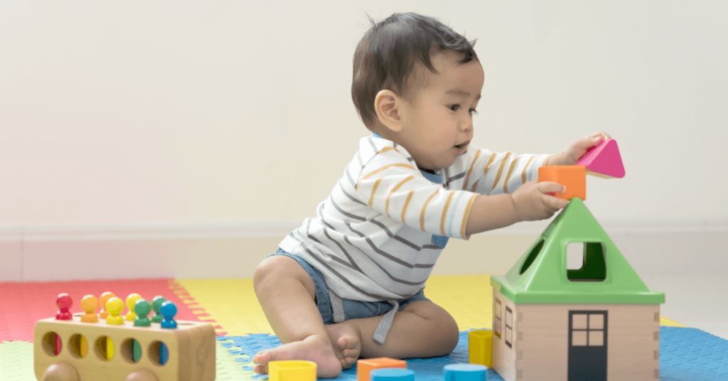 7 8 months old baby development