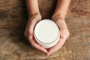 6 Super Foods That Help You Get Pregnant Fast (2023 Updated) 7 pregnancy-milk