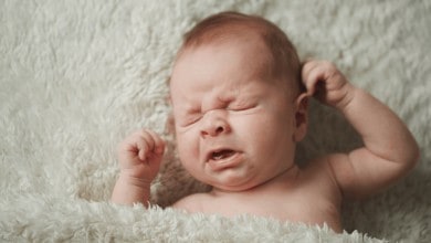 Söyle dalga Gözyaşı  Bebeklerde Geriye Doğru Kasılma - Bebek.com