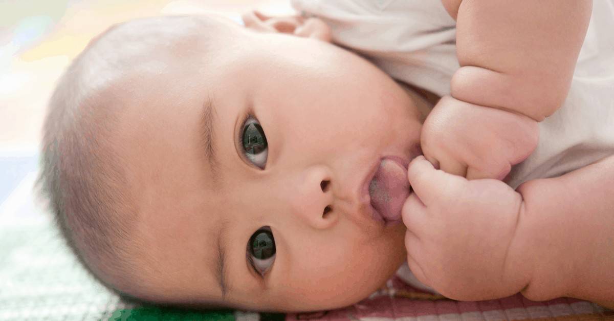 Bebekler Neden Dilini Çiğner?